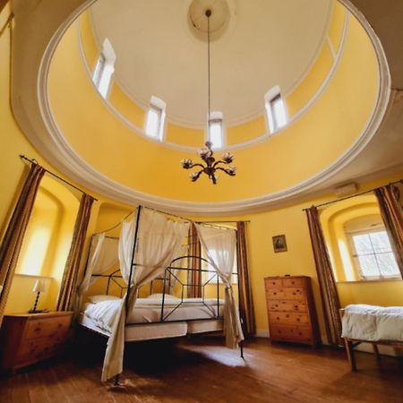 Villa Le Petit Chateau De Blier Érezée Exterior foto